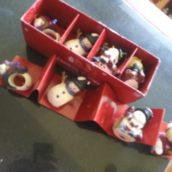 8 St Nicholas Square Napkin Ring Holder - Picture 1 of 13